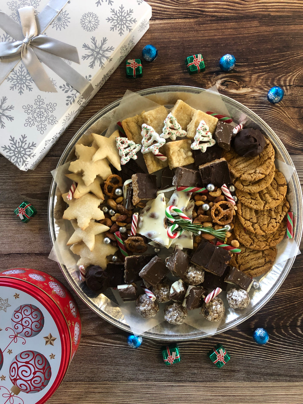 The Holly Jolly Dessert Platter