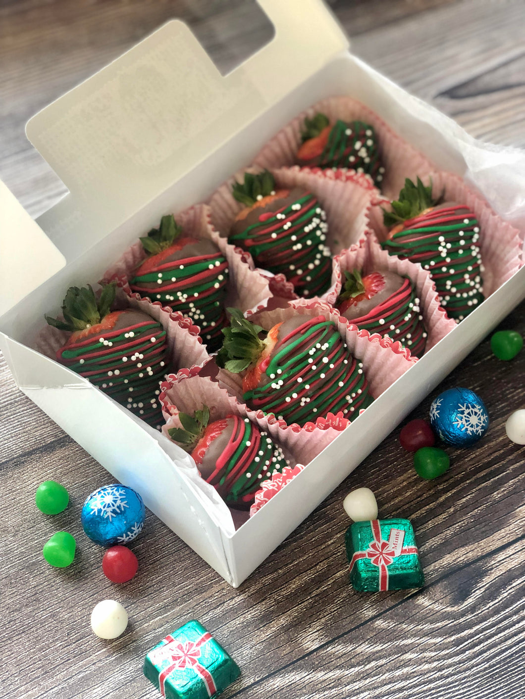 Merry & Bright Chocolate Dipped Strawberries